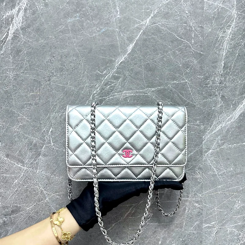 WOC Wallet On Chain Metallic Silver Lambskin No 16